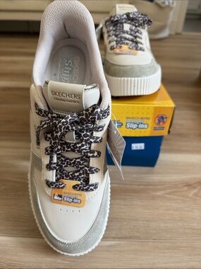 Skechers Jade Radiant Roar Natural/Gold Leopard Lace Slip-Ins Sneakers size 9